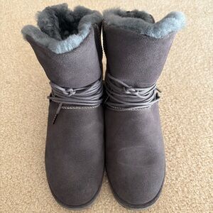 Emu (like sheepskin/Ugg) waterproof boots